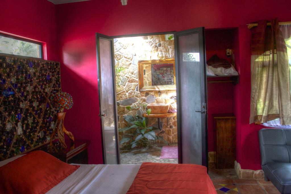 Gingerbread Restaurant & Hotel Nuevo Arenal Room photo