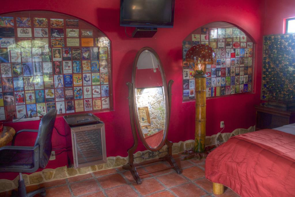 Gingerbread Restaurant & Hotel Nuevo Arenal Room photo